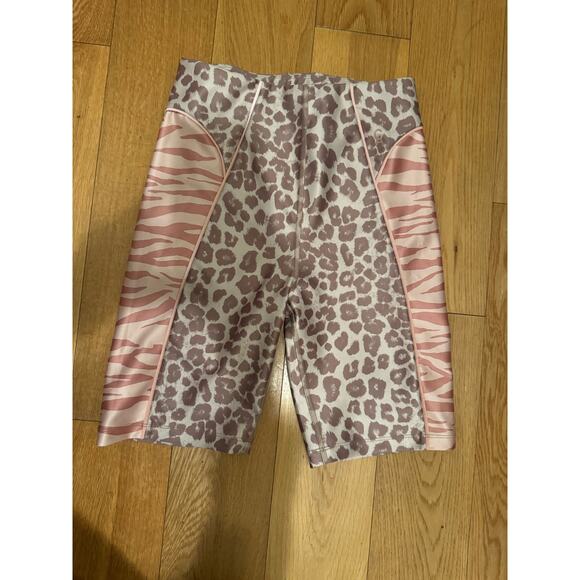 Good American Electric Feel Pink Leopard Bike Shorts, Size 2 (M) - Picture 7 of 10
